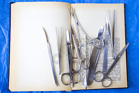 供解剖学 生物学 兽医学和学习书医科学生使用的不锈钢工具 诊断包采摘金属实验室化妆品镊子手术乐器合金外科药品图片