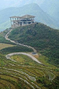 越南萨帕山顶的老古老小屋图片