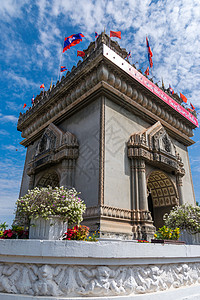 Patuxai在Vientian的胜利纪念碑白色水泥蓝色旗帜城市旅行万象纪念馆旅游公园图片