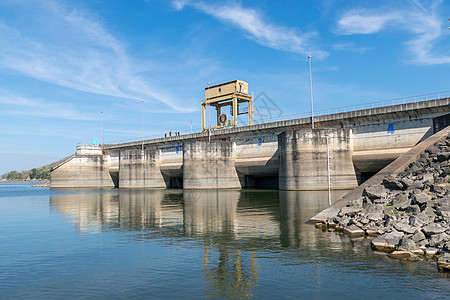 水坝或路障注意力码头场景地标公园弹幕流动天空店铺城市图片