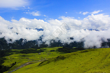 格鲁吉亚美丽的风景和山地景观 多姿多彩的地方景色爬坡旅游山脉季节蓝色远足冒险旅行环境图片