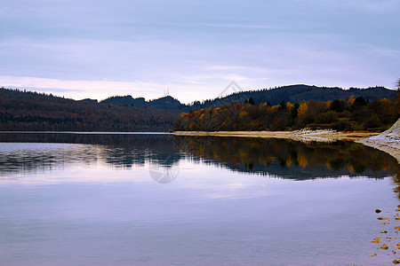 佐治亚州拉查的Shaori湖高山全景蓝色风景海岸皇帝野生动物天空海滩湖泊图片