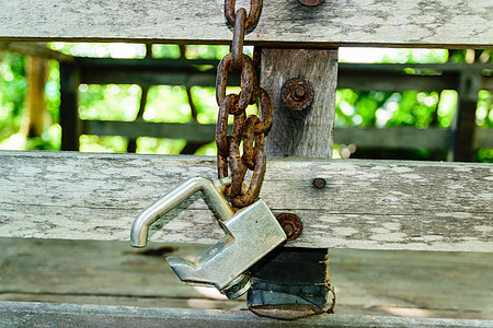 钥匙和旧锁链链接力量合金挂锁工业金子金属插图团队黄铜图片