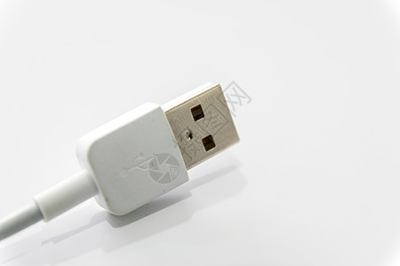 白色的 USB 连接器在白色背景上被孤立互联网电缆港口电脑宽带交换技术金属塑料界面图片