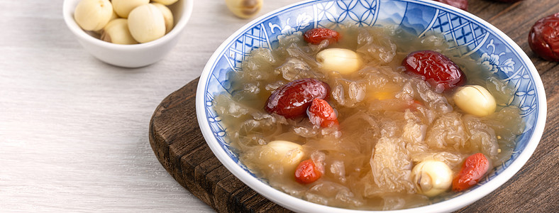 甜雪白真菌汤加莲花种子 奇奈斯雪耳莲子食物美食杯子餐厅治疗药品盘子烹饪图片