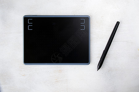 白色背景上的绘图 绘画平板板和笔手写板空间黑屏高视野艺术工具屏幕作品键盘画板图片