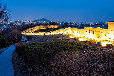 首尔和南山首尔塔 韩国的城市景观夜景日落旅行建筑学爬坡地标市中心商业公园首都天空图片