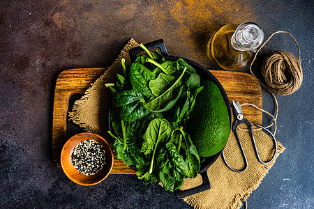 含有新鲜菠菜的有机食品概念沙拉饮食树叶美食绿色排毒种子生长食物纺织品图片