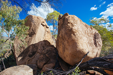 澳大利亚奥布赖恩溪地貌干旱沙漠阳光巨石太阳砂岩孤独国家旅行石头图片