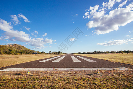 澳大利亚的松山奇喜机场飞机飞机场旅行沙漠跑道运输晴天乡村机场航空图片