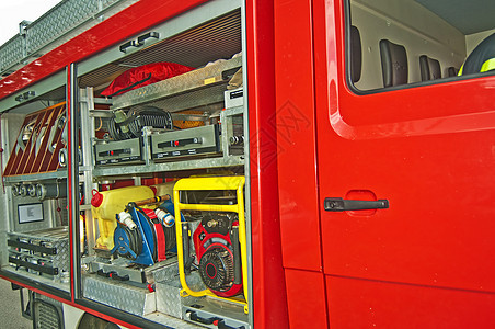 德国消防队工具技术消防员装置齿轮帮助消防红色车辆单位图片