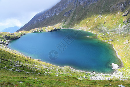 布伦格斯湖公园溪流自然岩石山脉树木森林全景野生动物天空图片