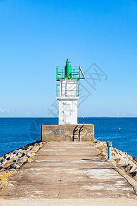 沙松港在法国M岛的岛上小岛蓝色航行运输假期支撑灯塔漂浮海洋美女图片