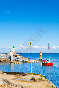 沙松港在法国M岛的岛上码头美女漂浮灯塔小岛港口旅行蓝色旅游假期图片