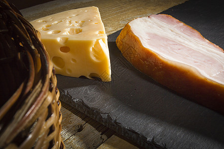 奶酪和培根熏肉屠夫猪肉熟食黄色自助餐客栈香肠盘子屠宰场图片