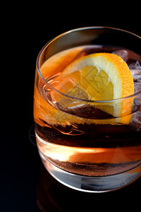 死鱼生命摄影果汁玻璃饮料橙子派对饮食叶子气泡水果液体图片