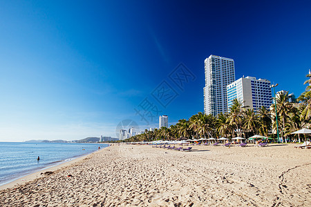 越南Nha Trang主要海滩天空沿海海洋椅子假期海景海岸线太阳风景闲暇图片