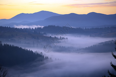 山中清晨风景 山中黎明场景爬坡阳光太阳薄雾季节天空远足国家日落图片