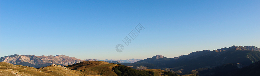 Bjelasnica山的山地景观 美丽的风景 Bjelasnica山的全景 (笑声)图片