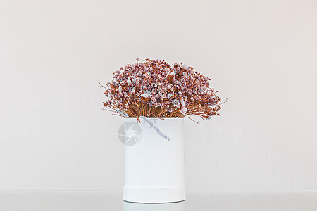 花瓶里一束美丽的干鲜花的永生花束植物群作品家居风格静物叶子房间装饰干花图片