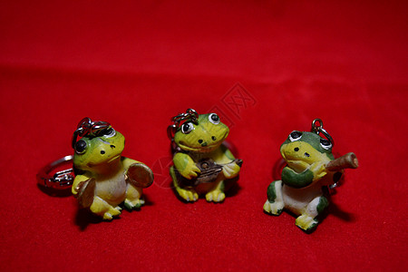 三只幸运青蛙图片
