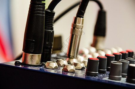一个负责控制音频系统的团队的混音器派对播送打碟机平衡收音机纽扣按钮安慰均衡器宏观音乐家高清图片素材