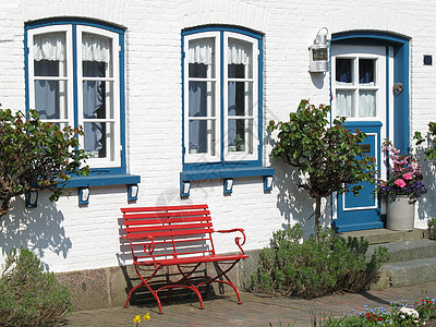 房子的外观花园盆栽入口门户网站建筑乡村长凳大厦蓝色玻璃图片