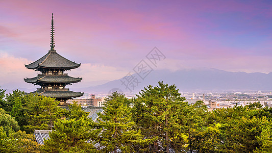 日本奈拉的五座神塔Kofukuji寺庙建筑学文化佛教徒天空日落风景建筑旅行历史场景图片