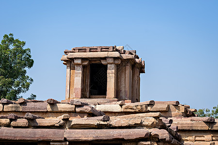 八世纪古代印度卡纳塔克的艾霍尔石殿地标雕刻游客手工旅行寺庙考古学作品宗教旅游图片