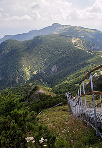 山上的人 山脉的风景 罗马尼亚图片