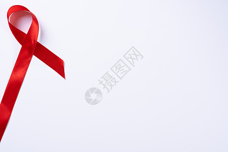 帮助提高认识 白色背景上的红丝带 带有文本复制空间 世界艾滋病日 医疗保健和医疗概念治愈疾病治疗斗争预防幸存者药品生活卫生感染图片