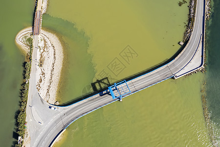 位于米尔纳河之上的一座桥 天台 伊斯特里亚 克族图片