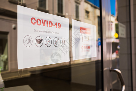 COVID-19 商店窗口的安全措施通知图片