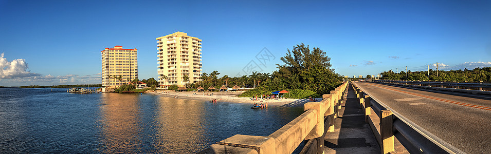 大卡洛斯过桥 横跨埃斯特罗湾的水面海滨景观海岸线海景旅行海洋海滩假期海岸晴天热带图片