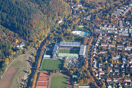 Freiburb体育场空中观察运动团队足球建筑学天线黑森林绿色运动员人群行动图片