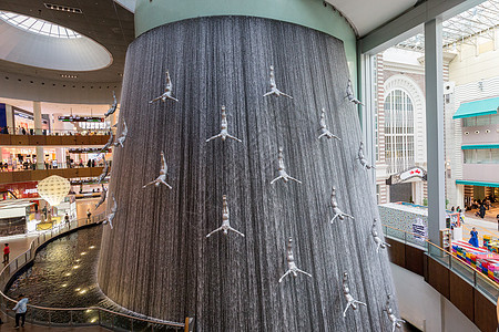 迪拜购物瀑布图片
