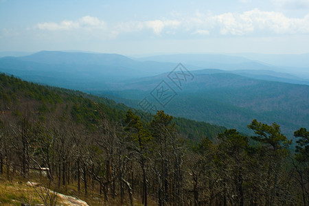 俄克拉荷马州瓦希塔山脉爬坡山脉驾驶风景旅行图片