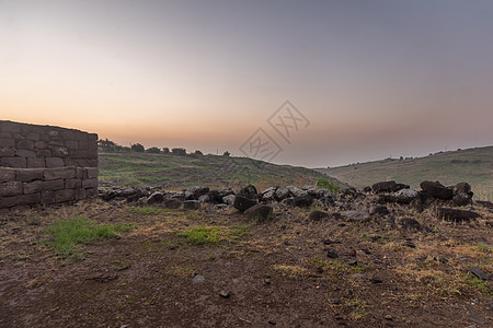 从ChorazinKorazim向加利利海的日出视图历史宗教旅行废墟岩石公园纪念碑石头国家高地图片