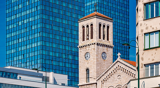 波斯尼亚和黑塞哥维那新旧架构和新架构的建立市中心教会中心办公室联盟旅行窗户建筑学历史玻璃图片