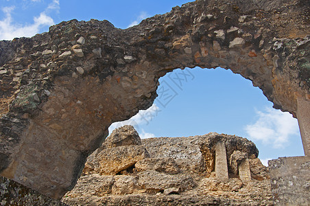 古代弧形 背景是墙壁和蓝天空 西班牙塞维利亚的意大利图片