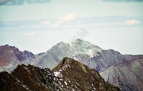 冬雪中的赛昂山 山的本质是说假期远足风景全景石头岩石海岸蓝色森林旅游图片