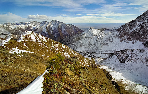 冬雪中的赛昂山 山的本质是说森林海岸顶峰裂缝蓝色风景远足高度山峰岩石图片