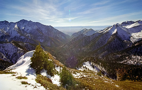 冬雪中的赛昂山 山的本质是说裂缝高度旅行天空森林生态岩石湖泊远足蓝色图片