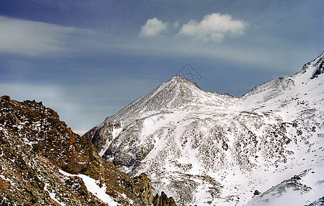 冬雪中的赛昂山 山的本质是说反射高度裂缝山顶草地野生动物旅游旅行远足全景图片