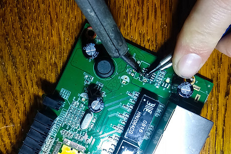 修理电子和计算机设备 a 维修半导体喷嘴万用表手指打印母板服务研究实验室工程图片