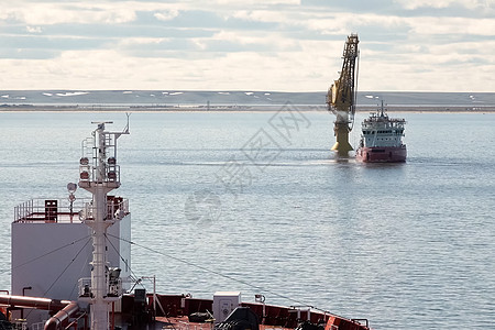 夏季北冰洋航行 海上服务船航线风景航道汽车峡湾船运血管地平线河口旅行图片