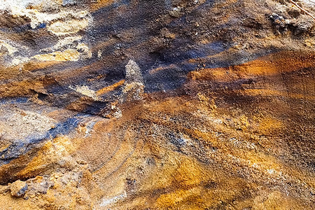 斜坡是一个采石场 岩石含有黄金 寻找黄金齿轮全景挖掘矿业运输楼梯小路搬运工环境资源图片