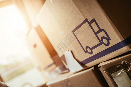 移动 搬入新家的纸板 盒子和材料包装销售卡片盒公寓送货搬迁地面房子船运住宅图片