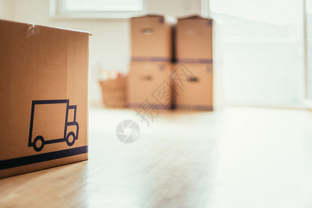 移动 纸板 用于搬入新的 清洁和亮亮的家的盒子销售房子送货房间卡片盒抵押公寓房地产住宅船运图片