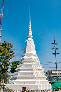 泰国寺庙的宝塔建筑是白色的 这是一座展示泰国身份的建筑图片